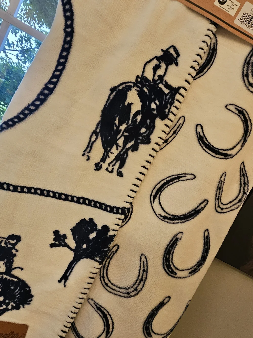 Wrangler Western Cowboy & Horseshoe Throw Blanket - White & Black